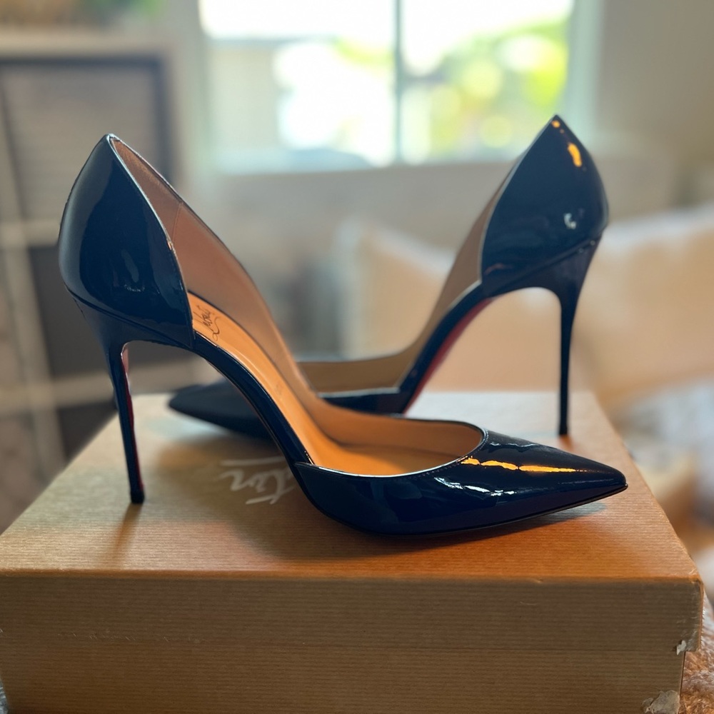 Iriza 100 Patent pumps,Sz 38.5,Color Neptune,Worn once.original box.